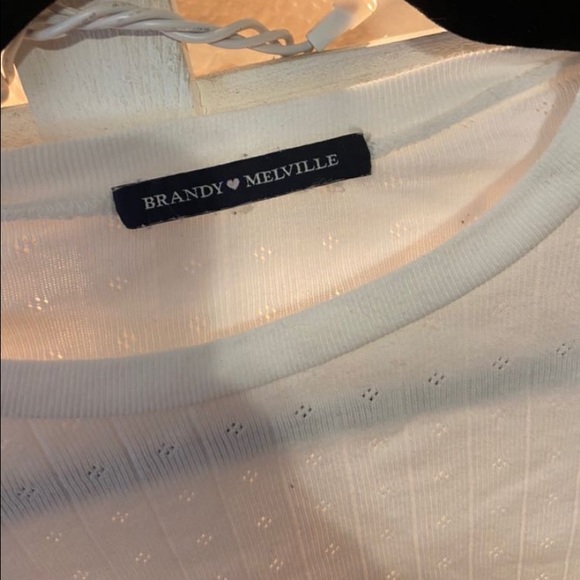 Brandy Melville white textured long sleeve shirt - Picture 2 of 4